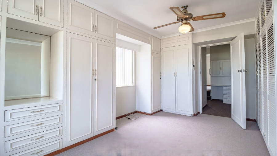 To Let 4 Bedroom Property for Rent in Gordons Bay Village Western Cape